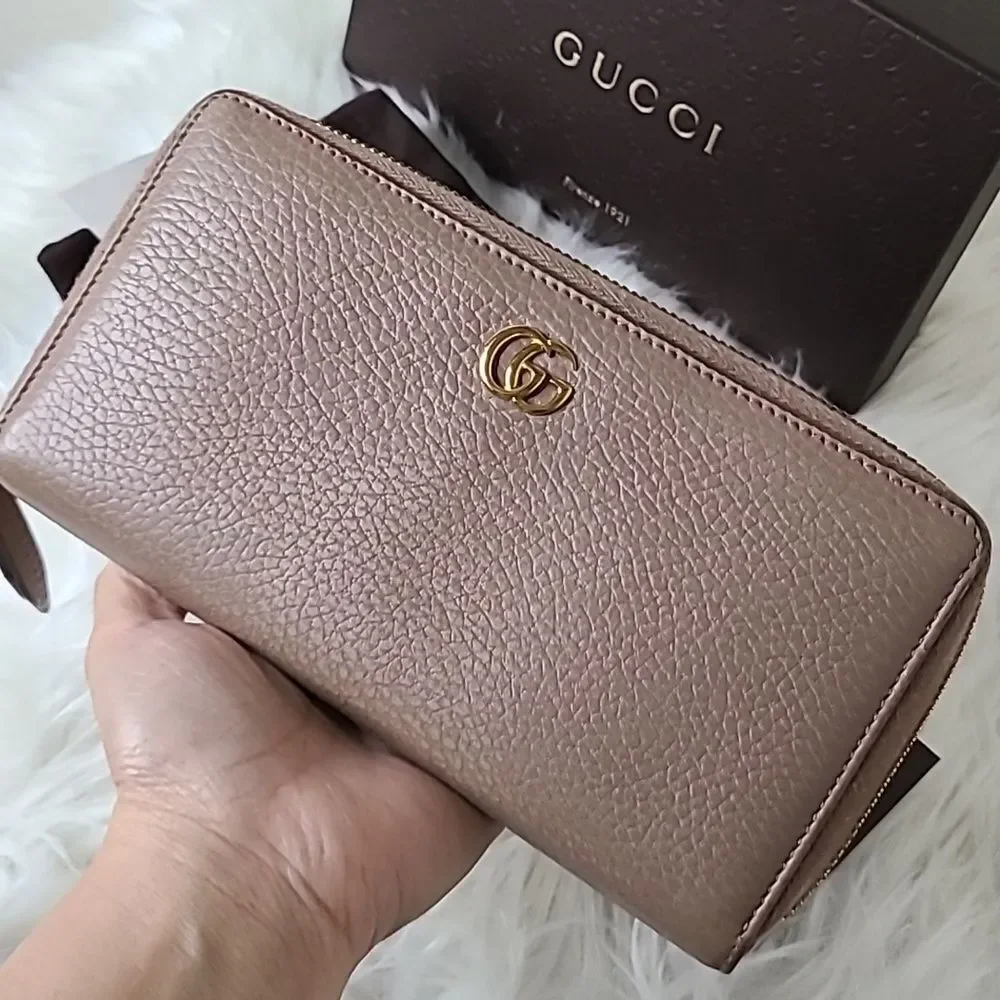 💯 Authentic Gucci Zipped Long Wallet 🍀